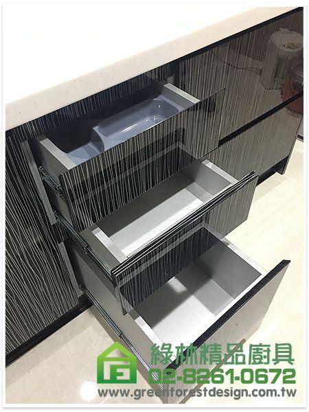 新北市汐止區樟樹二路許小姐 一字型186cm廚具 5 16 16