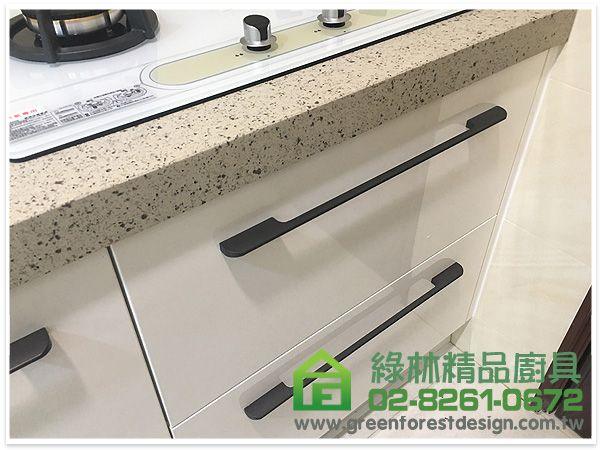 新北市板橋區漢生東路姜先生 一字型255cm廚具+ 60cm電器櫃 6 17 22