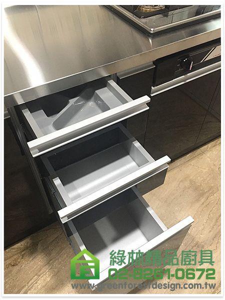 新北市樹林區千歲街莊先生 一字型209cm廚具+50cm 電器櫃+75cm 冰箱上櫃+100cm門板掀式摺疊 6 2 30
