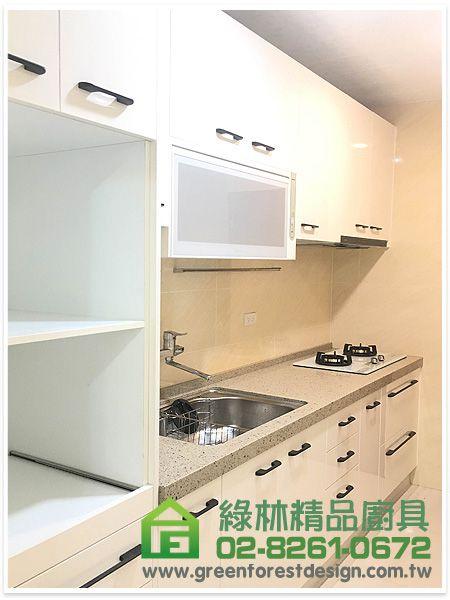 新北市板橋區漢生東路姜先生 一字型255cm廚具+ 60cm電器櫃 1 2 57