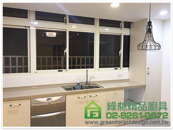 新北市新店區安民街曾小姐 L字型387cm+220cm廚具+50cm高身櫃+135cm畸零地收納掀櫃 13 31 2