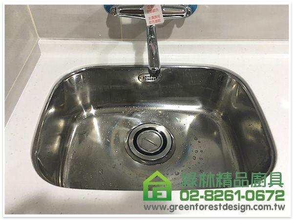 新北市汐止區樟樹二路許小姐 一字型186cm廚具 4 39 5
