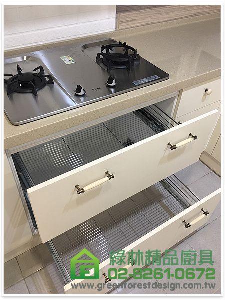 新北市新店區安民街曾小姐 L字型387cm+220cm廚具+50cm高身櫃+135cm畸零地收納掀櫃 10 86