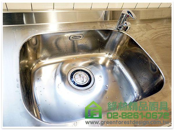 新北市板橋區光華街蔡小姐(5樓) 一字型160cm廚具 2 DSC03713